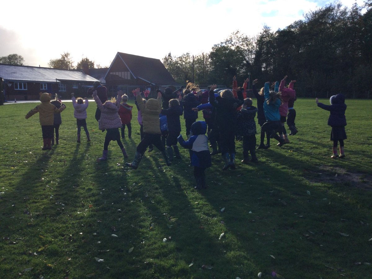 AlburghCE's tweet photo. Today is #OutsideClassroomDay and each class has been busy learning outdoors. #acornsclass #bonfirenight #seedlingsclass #science #seasons #saplingsclass #scavengerhunt #oaksclass #litterpicking #globalcitizenship @OutdoorClassDay https://t.co/qNm9XC5gM5