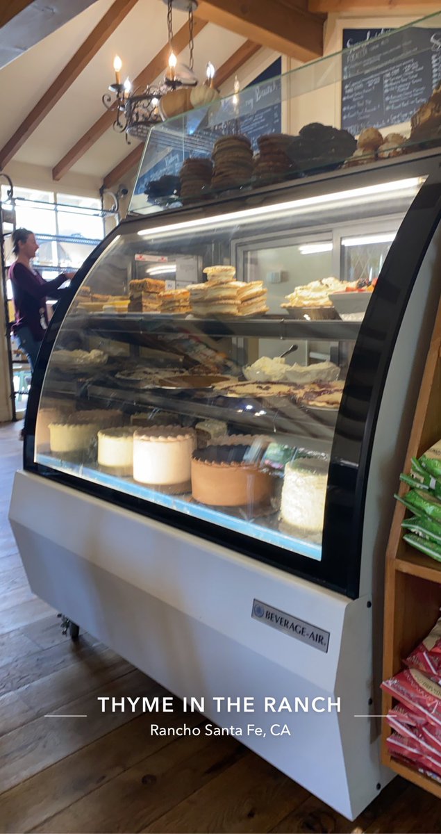 TinaYates's tweet photo. Desserts always staring at me 😳 https://t.co/Zo93xulZGl