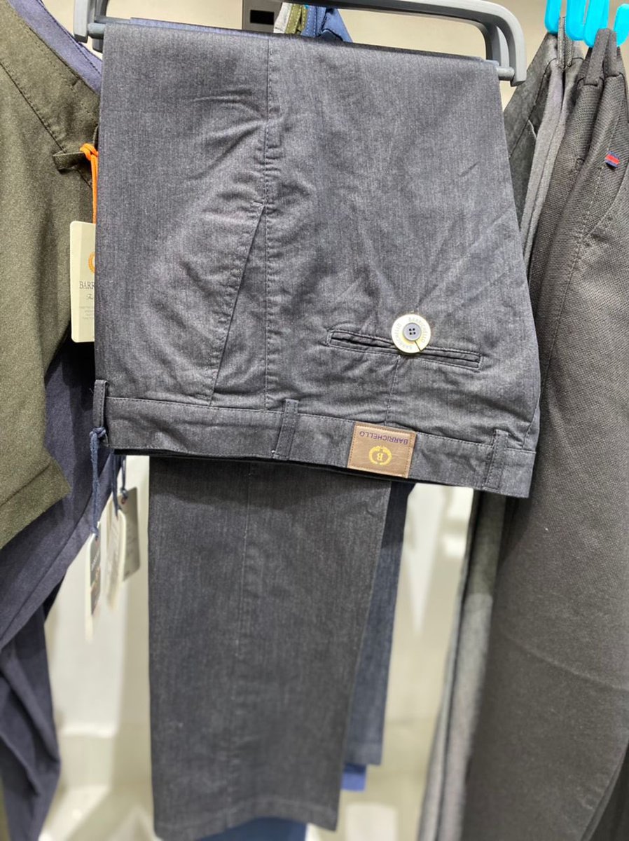 ShemaBespoke's tweet photo. Barrichello Chino Trousers | Perfect For Every Occasion — Twill Cotton Neat
•
150,000/- | +256 776 188 171 https://t.co/il2j4h0mpf