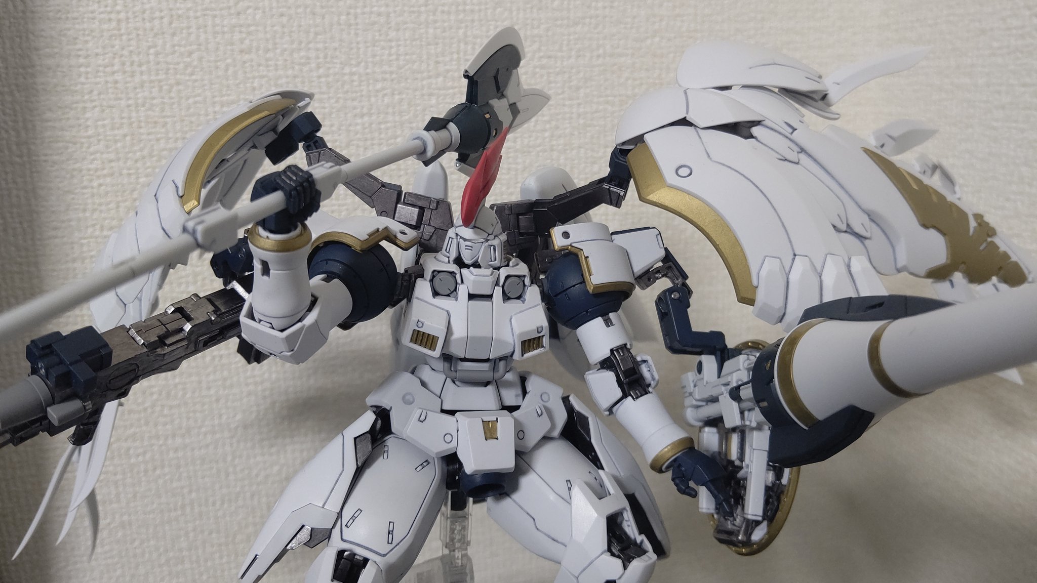 Yukidaru Yt トールギスf完成です メッチャかっこいい 武骨さと優雅さの融合 うまくまとまめた機体だと思います フレームと黄色パーツを塗装済み お気に入りは一枚目 バランス良く撮れた感じします ガンプラ プラモ ガンダム ガンダムw