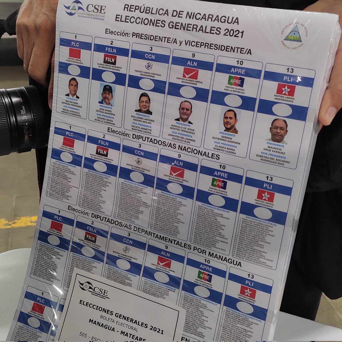 WilberLopezG's tweet photo. #EleccionesSoberanas2021 
👉 7 AM Abrirán JRV para población.
👉 Cédula y documento supletorio únicos documentos para votar.
👉 1 boleta para las 4 elecciones.
👉4 millones 878 mil electores habilitados.
👉 +200 Acompañantes de Europa, el Caribeña y especialistas en comunicación. https://t.co/MOrPY3UjCQ