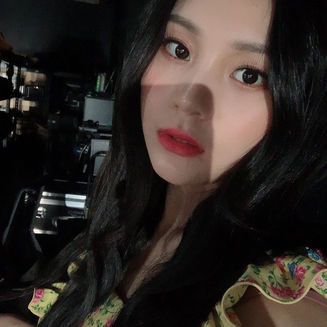 urbrisour's tweet photo. Cuties, take your seats bc tonight we'll get #𝙸𝚗𝚝𝚘妖精の国 donde el polvo de hada nos hará olvidar que dormir ocho horas y comer bien es lo esencial para la vida misma. I hope you always #𝐑ememberthe𝐅airies from now on.

⋆ﾟ𝐛lue 𝑝𝑟𝑖𝑛𝑐𝖾𝗌𝗌 ⊹ #𝔽𝖫𝖤𝖴𝖱 https://t.co/Y33Q8CJUrD