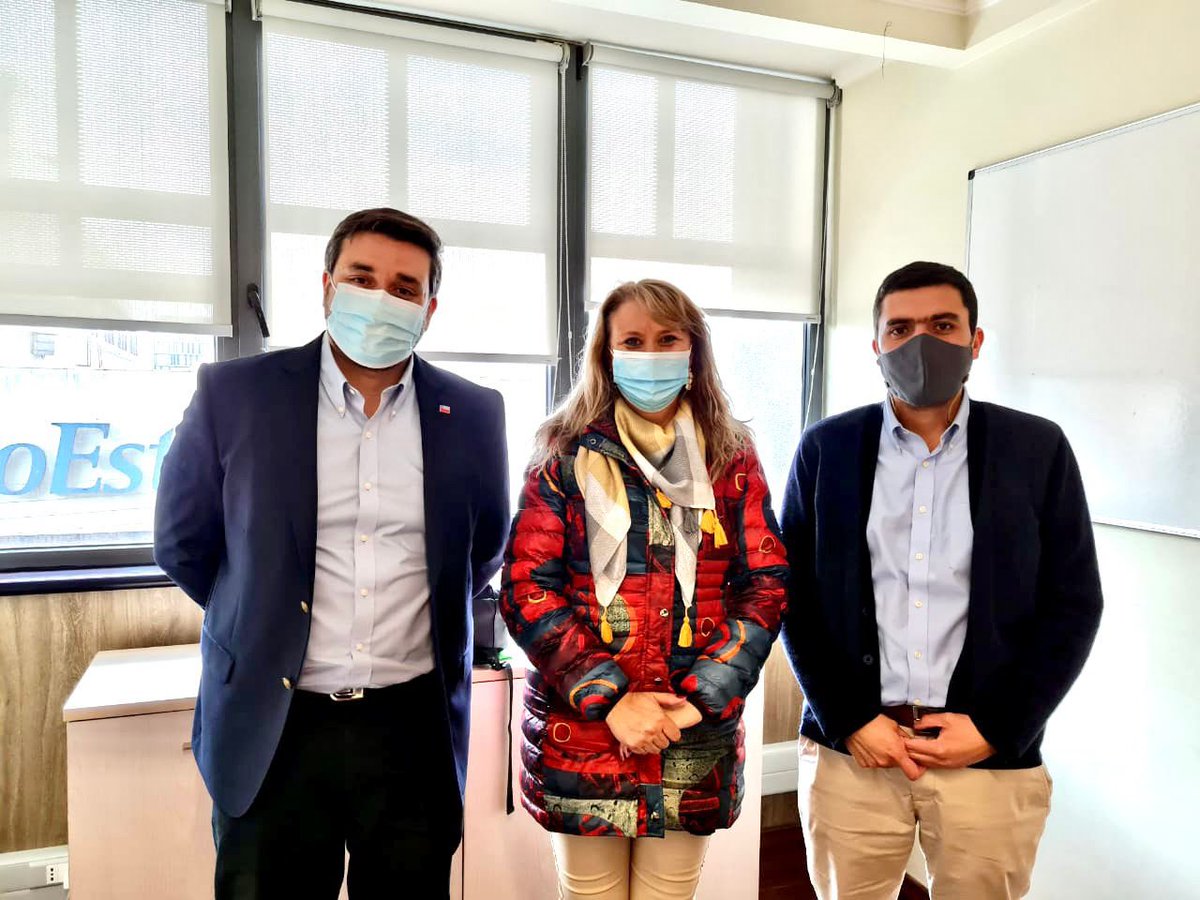 eugenioaguilo's tweet photo. Trabajo mancomunado con los municipios de La Araucanía! Me reuní con alcaldes de la zona para escuchar sus preocupaciones y prioridades, lo q permitirá coordinar herramientas q brinden desarrollo local y mejor calidad de vida para las personas de la región. Con diálogo avanzamos! https://t.co/xKgUXDfMIV