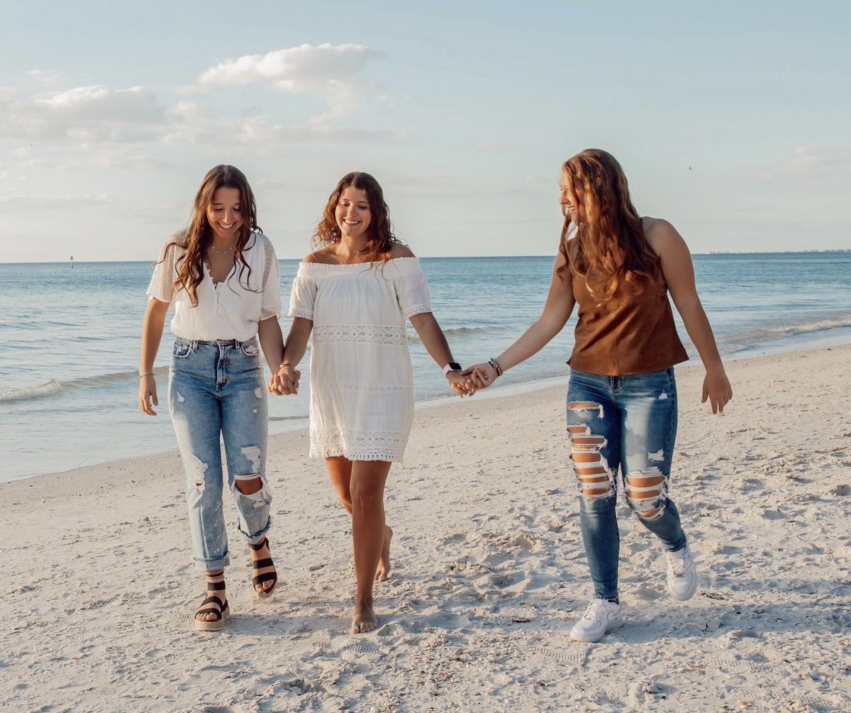 Miss these times and these girls ❤️😘