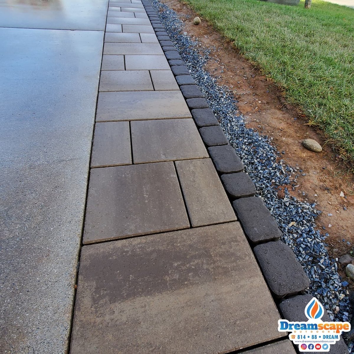 dreamscapes2u's tweet photo. This Techo-Bloc Driveway Hardscape is almost a wrap in Littlestown, PA @ Stoner's Farm!
🔥 #DREAMscapeOutdoors
🧱 #HardscapeProfessional
🧱 #ModernHardscape
🧱 #HardscapeDesign
🧱 #Hardscaping
🧱 #TechoPRO
🧱 #Techobloc
🧱 #HD2Blu
🧱 #BestAround https://t.co/7K7nvmSfs2