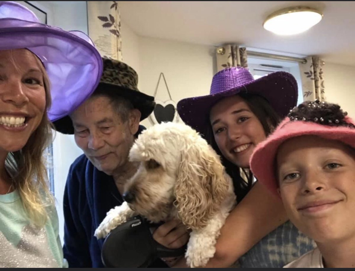 Askmollybeauty tweet media