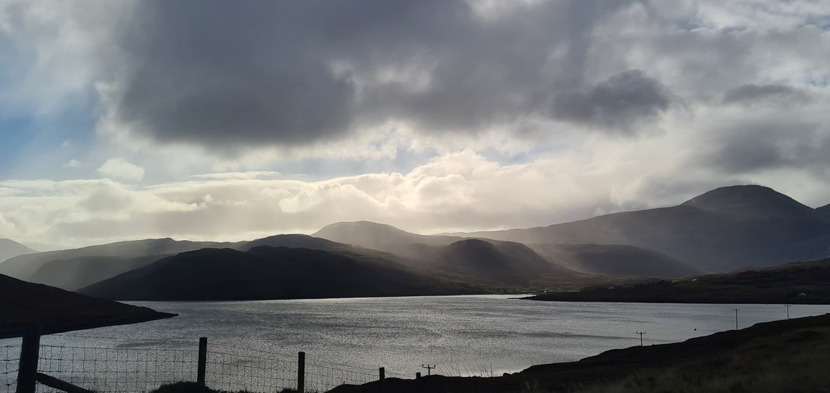 nicillemhoire's tweet photo. @iaindwelch @mossie_the Mossie was left behind as he doesn't enjoy going for a spin. A wee trip to the Isle of Harris.
#IsleOfHarris #OuterHebrides #Marig #HarrisHills https://t.co/mAaawRuelm