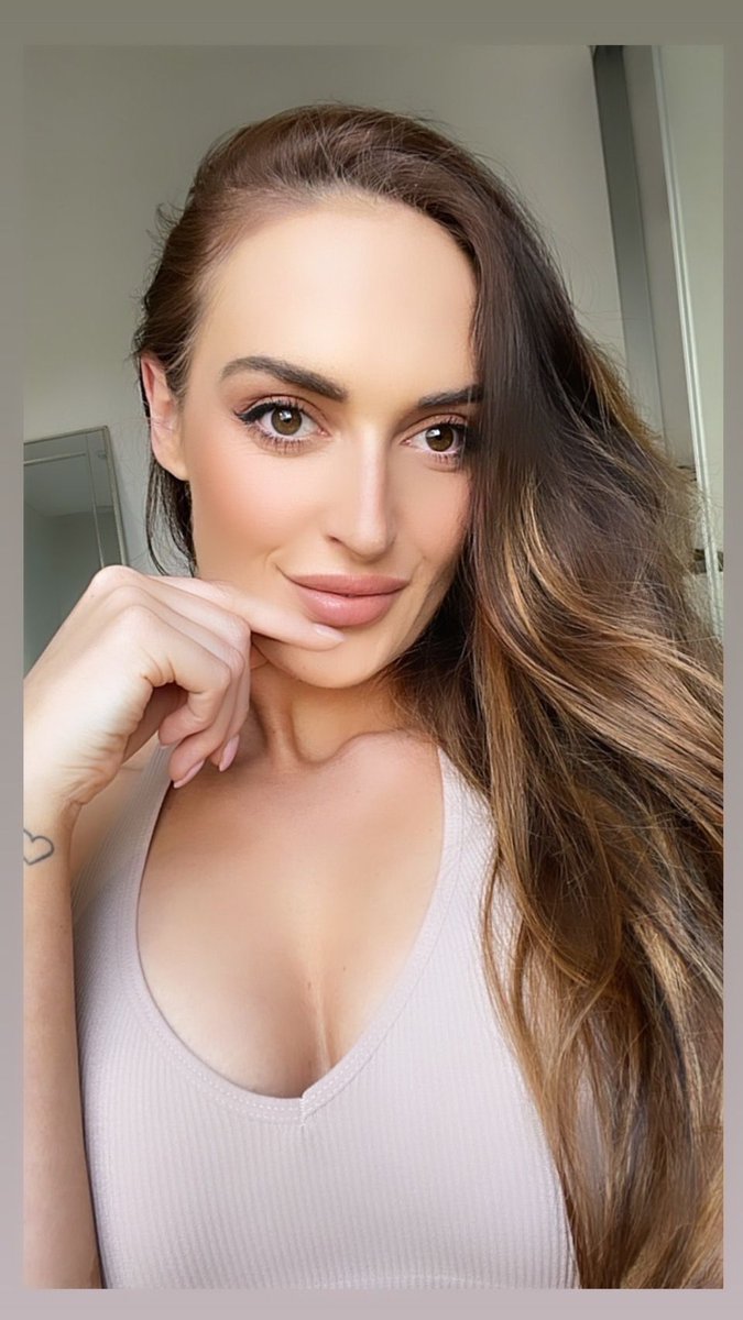 SiennaWalkerSyd's tweet photo. Happy Friday ❣️

https://t.co/rZXBnOFS29 🍓

Follow me on Instagram! @siennawalkersydney https://t.co/soF0rA0vjx