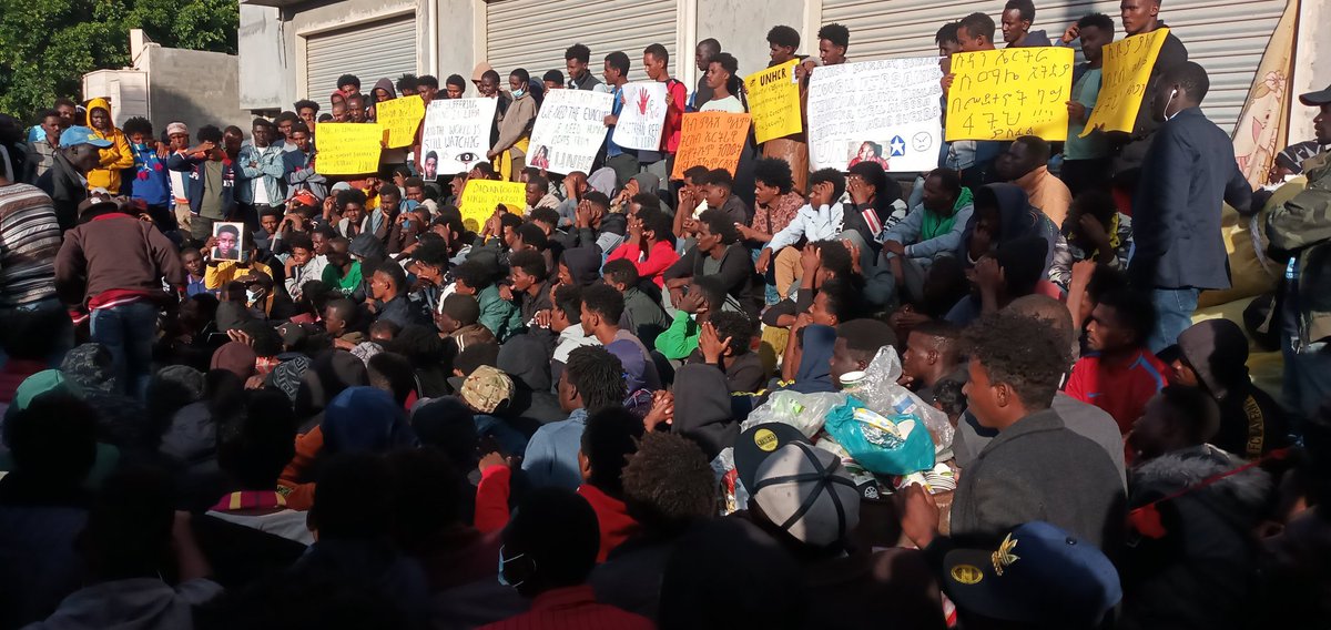 Robi_wedi_meda's tweet photo. A large-scale arrest campaign against refugees in #Gargaresh area is going on. We want this to stop immediately and refugees must be protected under the "1967 Protocol"
#EvacuateRefugeesfromLibya
#Eritrea #Libya @UNOCHA @Refugees @amnesty @AmnestyEARO @UNSMILibya @RefugeesMedia https://t.co/oY5wYPb4Nr