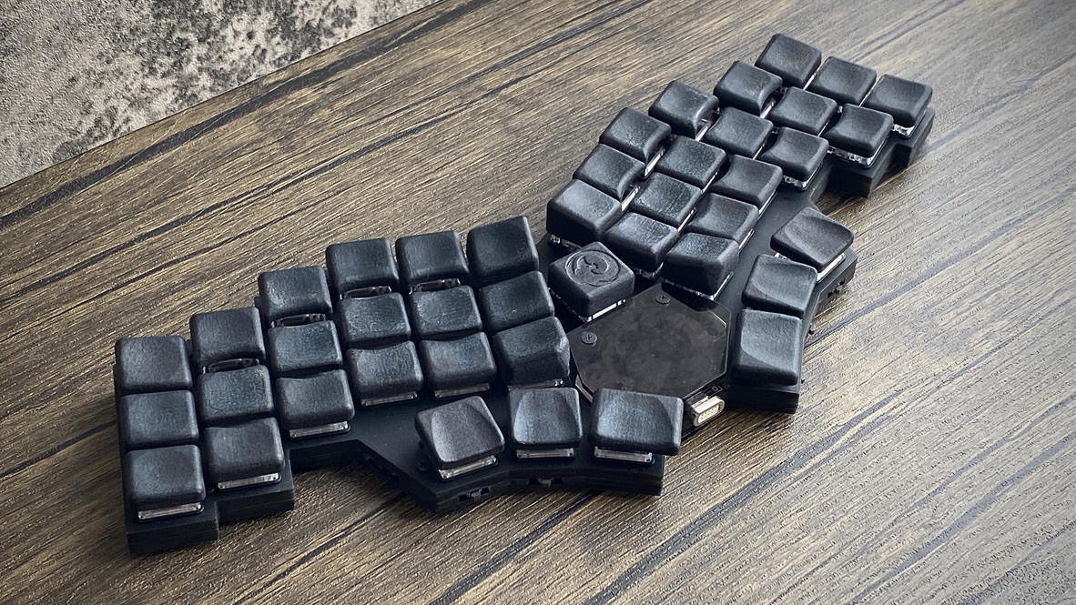 dailycraftkbd's tweet photo. いい加減にbat43v2に着手せねばと思う朝です。おはようございます。 #bat43 https://t.co/UNQc8qvVms