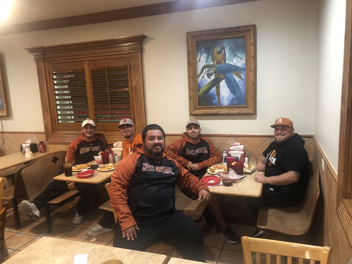 The last supper of the 2021 Freshmen Football season. What a great season! Thank you players and coaches. God Bless. Go Coyotes!