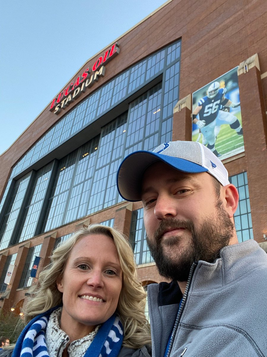 amariley's tweet image. Let's get it boys!! 🏈💙🐎 #NYJvsIND #BlueOutIndy