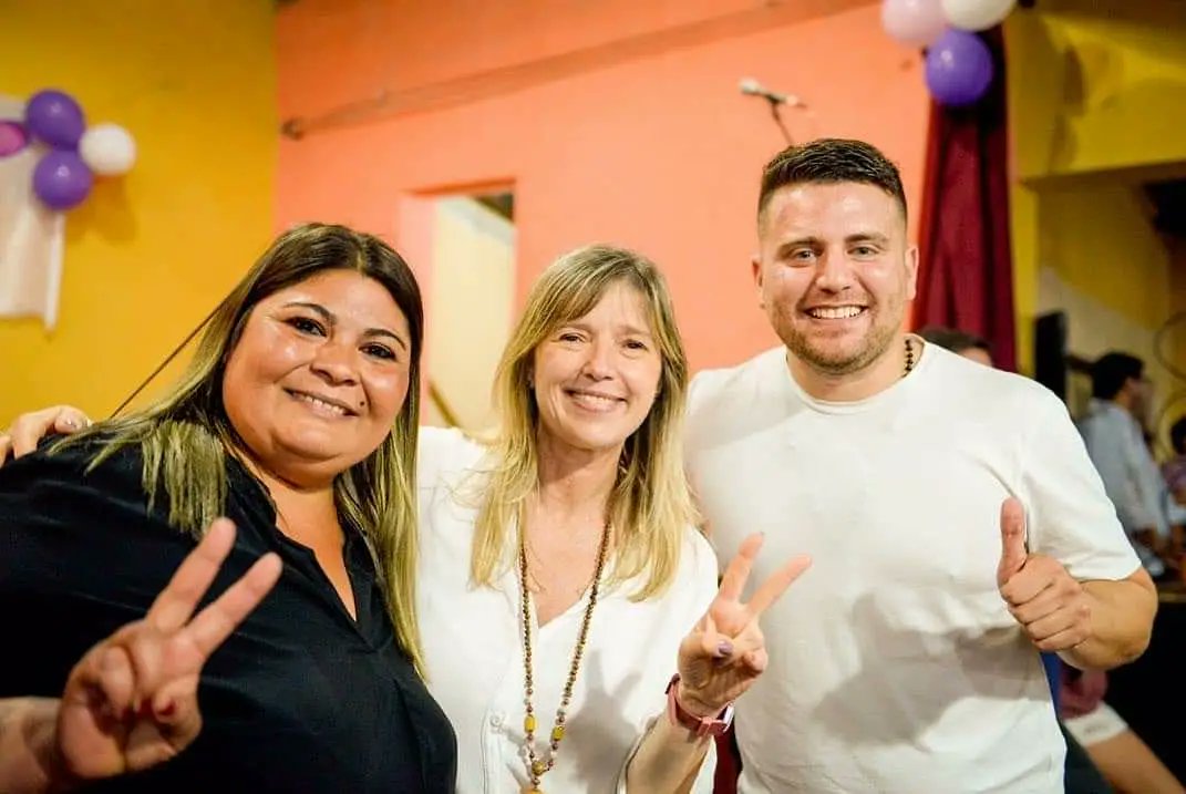 pamedc2016's tweet photo. Hace 10 días nos encontramos con las mamis de #VillaRosa, para reconocerles y celebrar todo lo hermoso que hacen por nuestra comunidad.

Así que para recordar ese lindo encuentro, este es mi #TBT junto a

@FedericoAchaval
@CrisAlvarezRod
@LaurentPilar
@ivangiordano

#diadelamadre https://t.co/uiuSNPNKSk