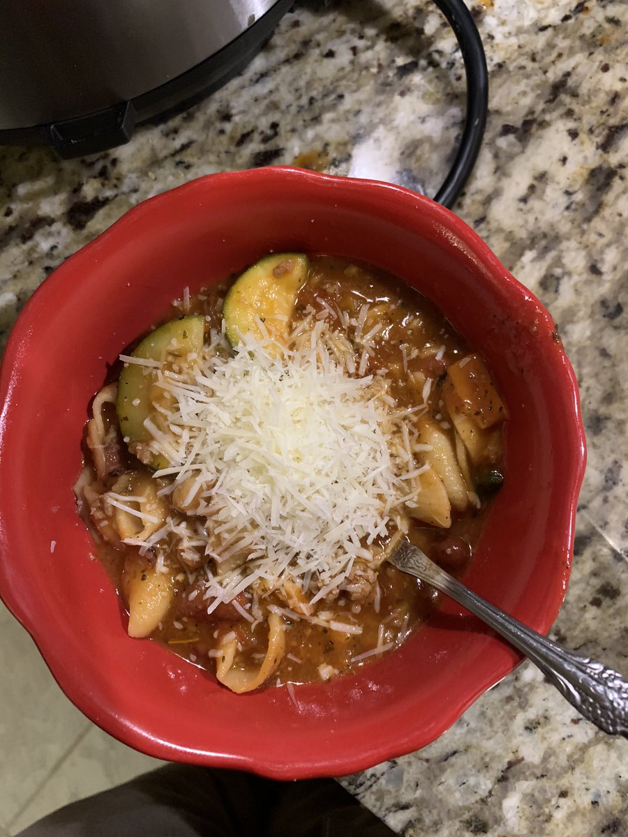 OakleyTeaches's tweet photo. Homemade minestrone. Perfect on a cold rainy day like today. https://t.co/dcQeQT8QD8