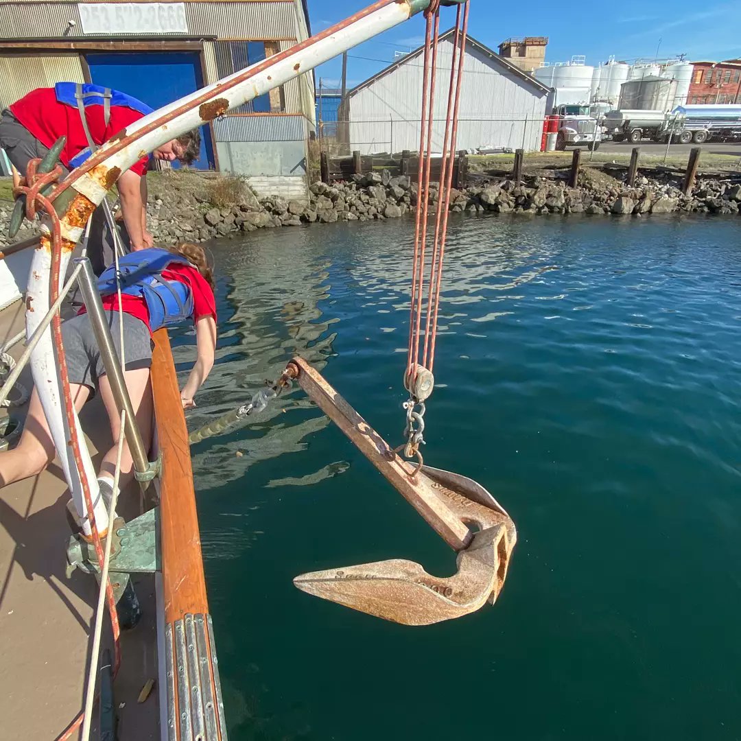 SSSOdyssey's tweet photo. Anchoring drills are a vital component of our crew's training. Unlike popular media's belief, anchoring isn't as simple as dropping the anchor and being done for the day. Check back later for a fun pop quiz and more info about anchoring! https://t.co/oksLsYNnhG