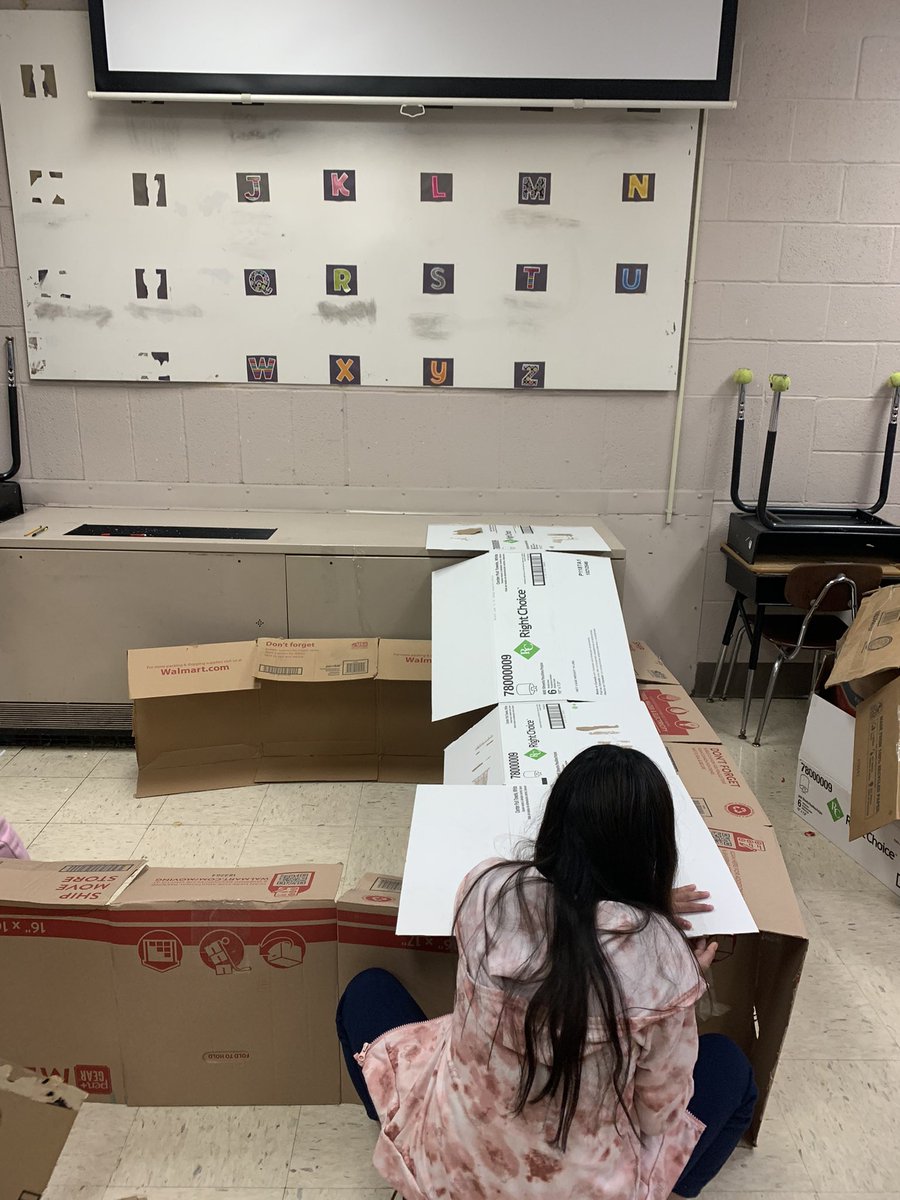 dtrescott2626's tweet photo. Bills to pay! No job. Soup Kitchen. Taking in borders. Lost home. New baby. A few of the scenarios the students encountered in the 1930’s Great Depression and Hooverville simulation. #brothercanusparedime @CESRobCo @RobCoSchools https://t.co/oKeCkaW40v