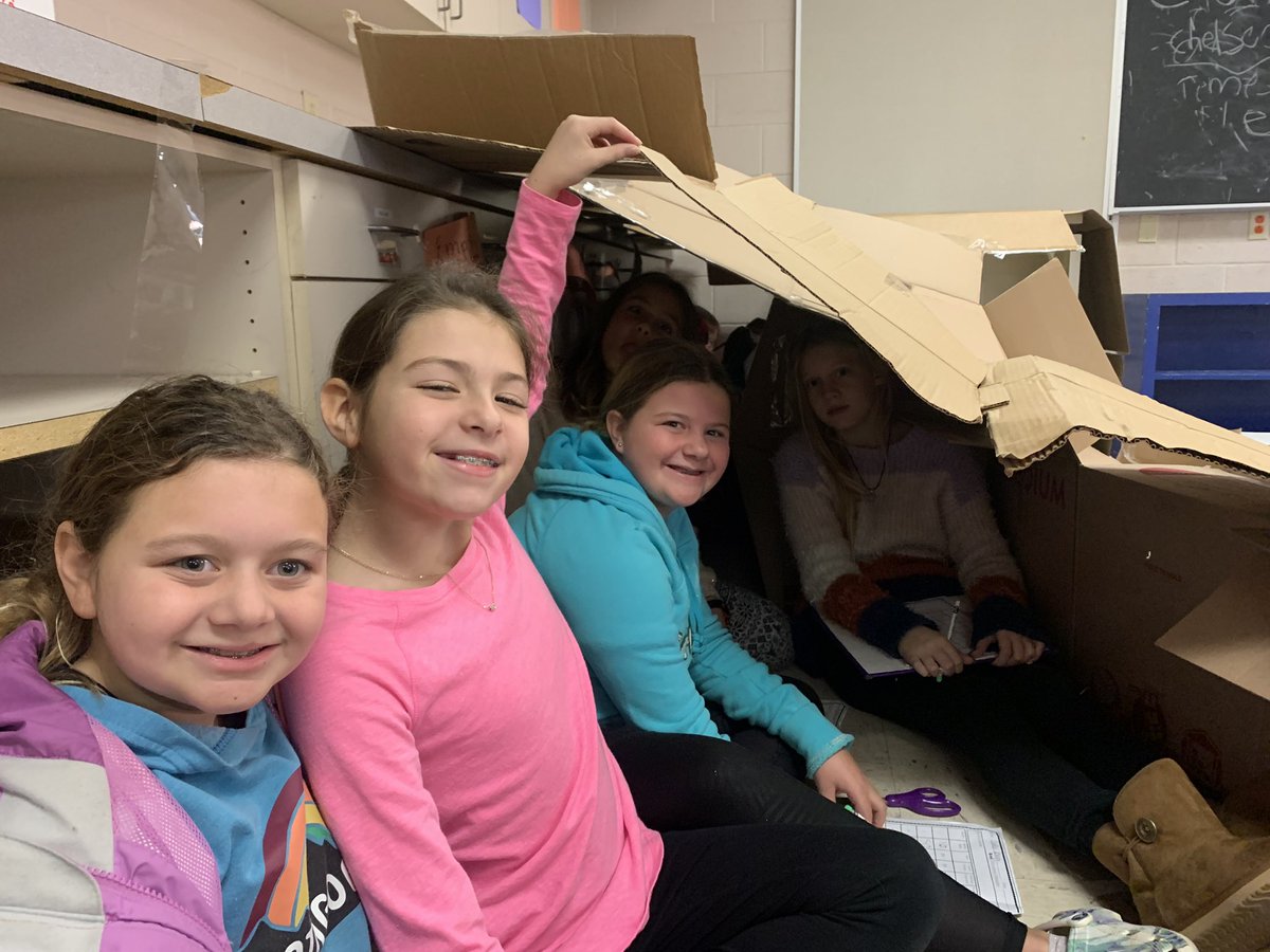 dtrescott2626's tweet photo. Bills to pay! No job. Soup Kitchen. Taking in borders. Lost home. New baby. A few of the scenarios the students encountered in the 1930’s Great Depression and Hooverville simulation. #brothercanusparedime @CESRobCo @RobCoSchools https://t.co/oKeCkaW40v