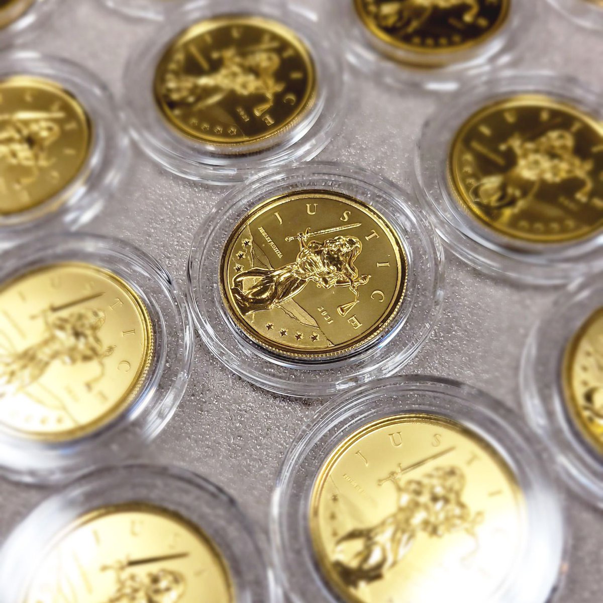 scottsdalemint's tweet image. Don&apos;t miss our new 2021 Lady Justice coins! The 1/10th oz gold coins are already gone! Antique and 1 oz Gold are next!
bit.ly/31n79nx

#gold 
#instagold 
#goldstack 
#goldbar