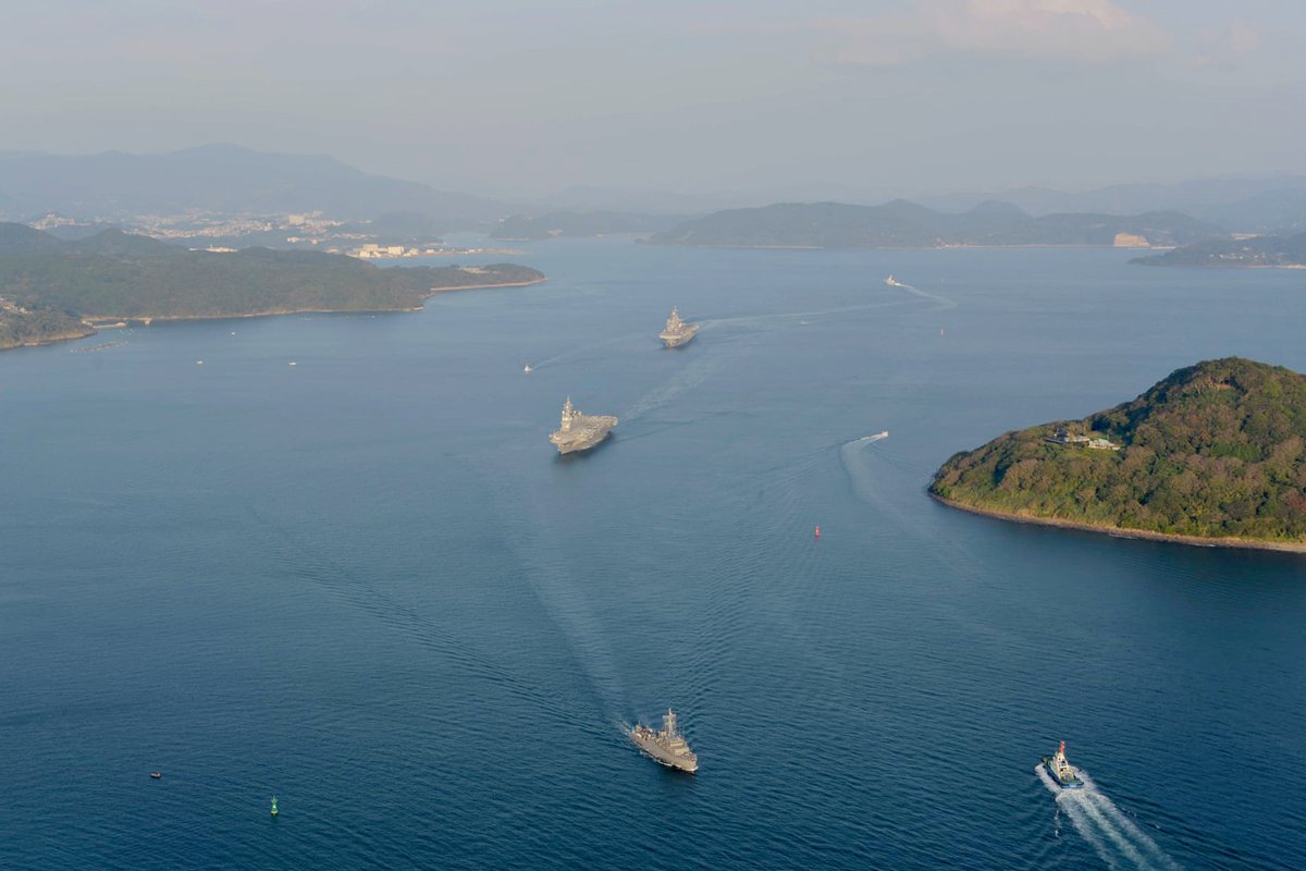 USPacificFleet's tweet photo. Forward-deployed #USNavy amphibious assault ship #USSAmerica (LHA 6) and Japan Maritime Self-Defense Force's #JSIse (DDH 182) lead integrated training with Sasebo-based JMSDF ships: https://t.co/KO4FKxEGMD #NavyPartnerships https://t.co/9UagbrJpRM