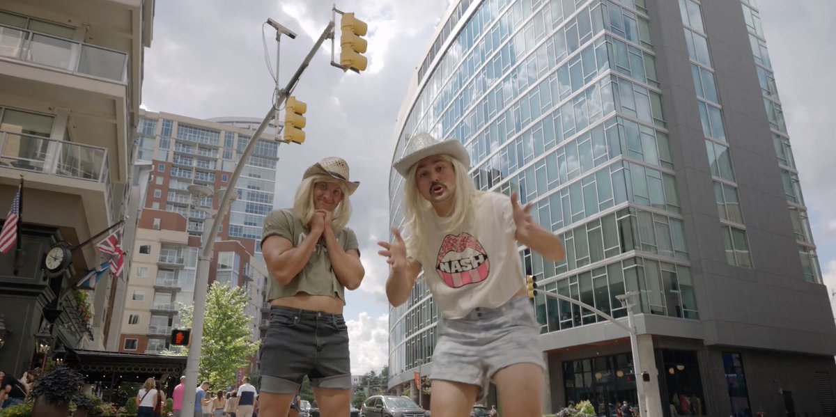 Still loling about this one. ▶️ ow.ly/So2N50GEMn0 
#welcometonashville <a href="/AustinandColin/">Austin & Colin</a>