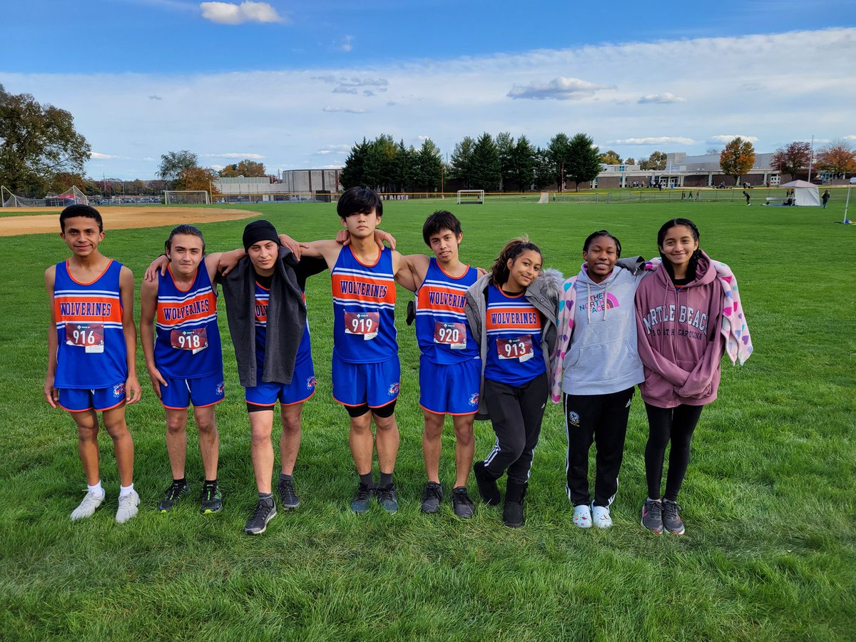 WatkinsMill_XC's tweet photo. What a great end to the 2021 season!! 2 PRs (Romeo and Marvin) and some really great runs! #ProudCoach #WMXC2021 #3AWestRegionalXCMeet @WMRinesSports https://t.co/0cnpRASxyC