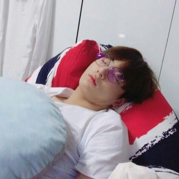 9897bits's tweet image. sleep well 💤 | #JUNGKOOK #LEEKNOW