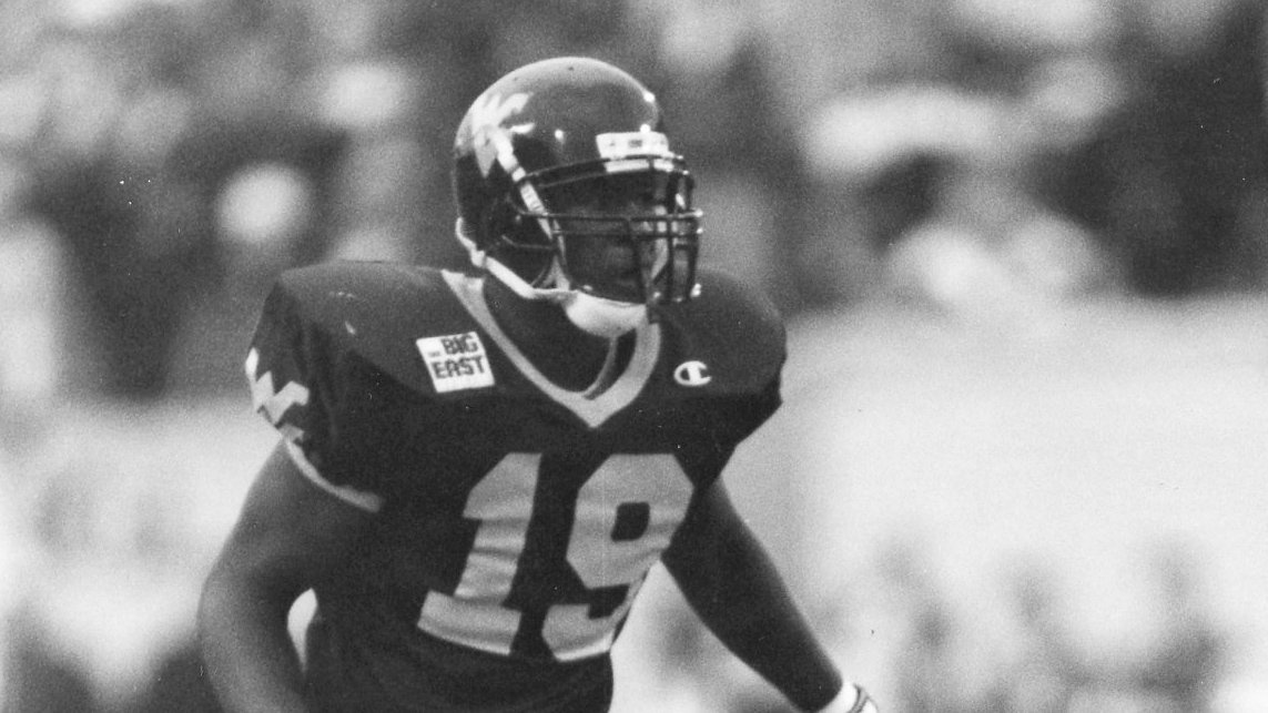 BHCSports's tweet photo. ICYMI, Boo Sensabaugh was a boon for the football teams at J.I. Burton High School and West Virginia University:
https://t.co/45RS0aLzc4 https://t.co/ZxZBLkkii8
