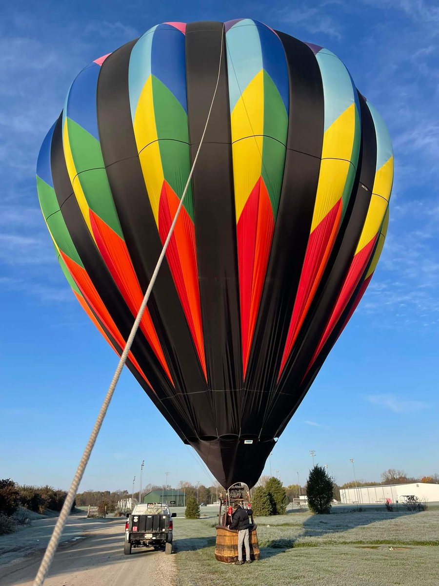 geoffthedj's tweet photo. My brother Jordan's balloon named Black Sail. #BalloonWithGeoff https://t.co/kXeSo0cJz8