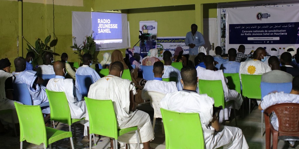 Radio_RJS's tweet photo. Après le lancement à Nouakchott, la caravane nationale de #RadioJeunesseSahel en #Mauritanie a fait une 2e étape le 26 octobre à Rosso. 
Les jeunes de la Wilaya de Trarza ont pu découvrir les contours de ce projet qui va leur offrir un espace d’échange et d’expression. https://t.co/VKkJMamisb
