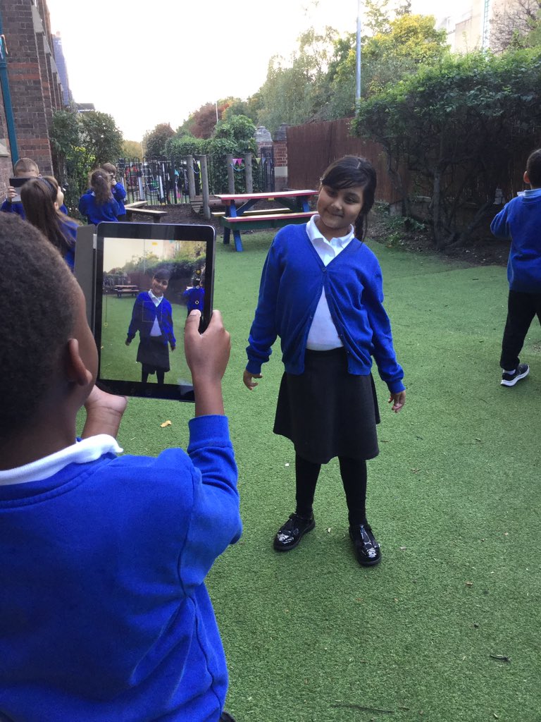 MrsValean's tweet photo. Pear Class children have amazed me with their skills in digital photography, our new unit of learning in Computing. They have been challenged to take a variety of photos ( a building, a close up object, their partner,a selfie etc.)#computingiscentral @Centralprimary @MrPerulero https://t.co/oVcFfgbgcT