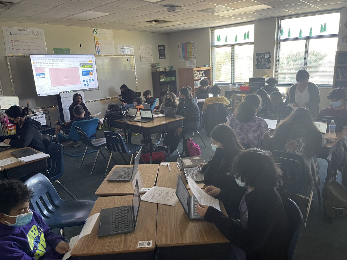 TheJMcG's tweet photo. Teamwork makes the dream work and supports kids right where they are! Check out this @PolkMSPanthers push-in small group during @coach_allen ELAR period! #SmallGroupsCanHappenInMS #CollectiveResponsibility https://t.co/sGGhYFDLk2