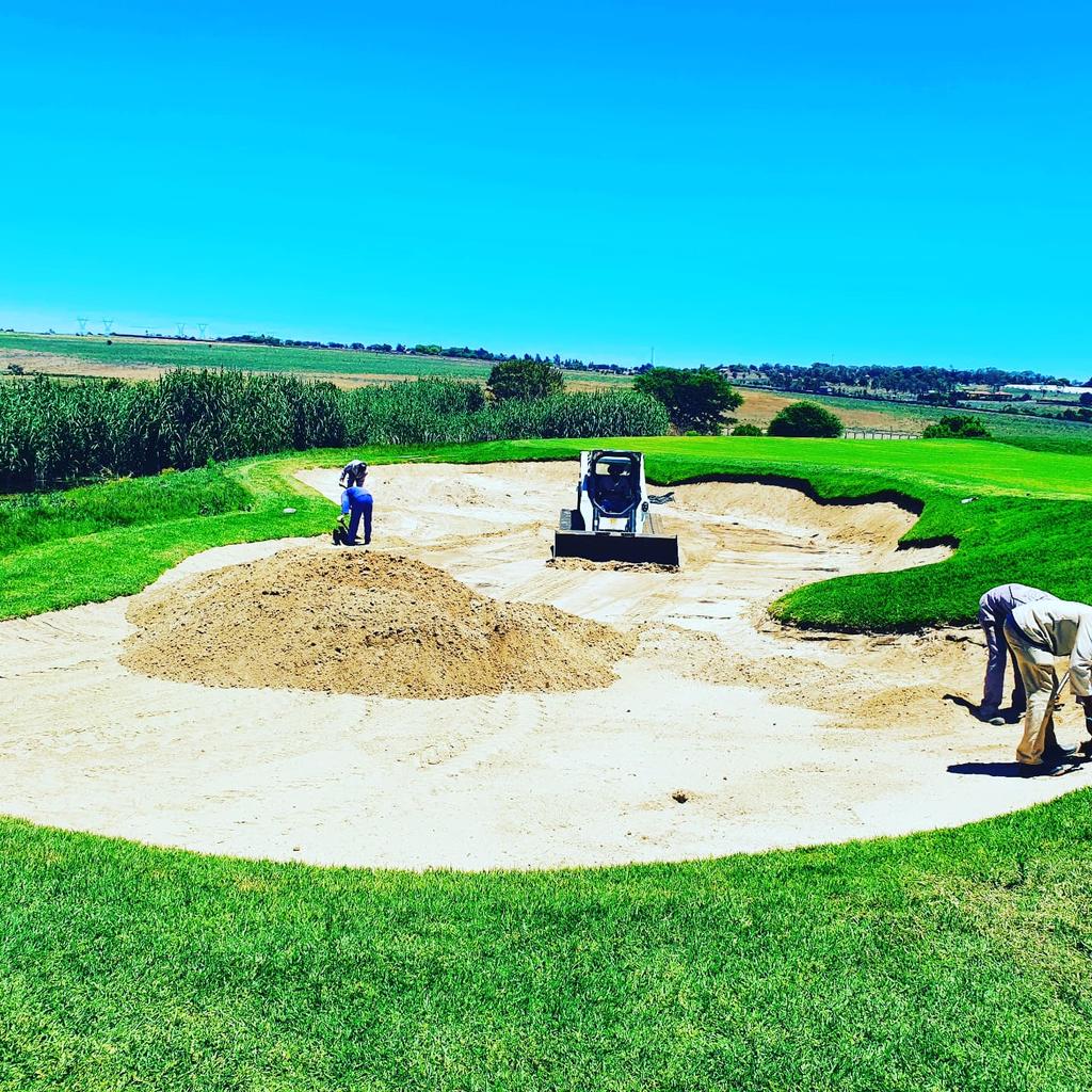 JmRosslee's tweet photo. Coming soon will be brand new greens and bunkers 💪also 70 brand new carts just to add to it😁⛳ We are definitely upping our game.
Who else is excited about the new setup at The Els Club❓

#Elsclubexperience #Copperleafestate #liveplayrelax https://t.co/uECS7RWAuM