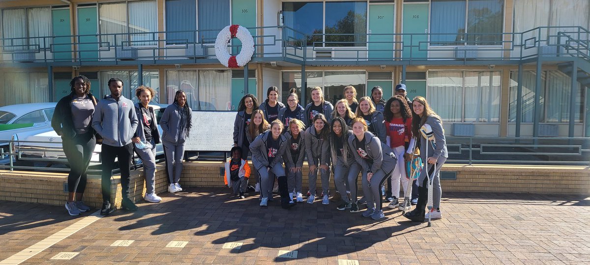 KingAthletics's tweet photo. Prior to their exhibition with Memphis, @king_wbb took in the National Civil Rights Museum. #KingPride https://t.co/cdlElfCAak