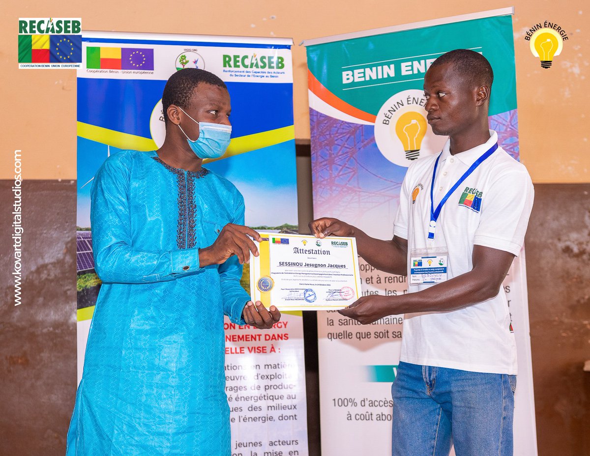 BeninEnergie's tweet photo. Le programme de formation en energy management et accompagnement dans l’insertion professionnelle, financé par @UEauBenin à travers le Programme RECASEB a connu son épilogue.
Retrouvez le compte rendu intégral,=> https://t.co/P9KRMWNKeg
#BeninEnergie #UE #RECASEB #VADID https://t.co/gFYj2soULg