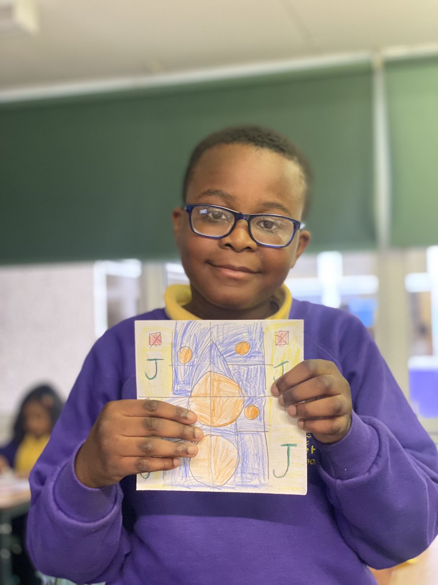 MissDosSantos1's tweet photo. Happy #Diwali  ! We had a lovely afternoon learning about the story of Diwali and the festival traditions! We then created our own rangoli patterns 🖍🌟💥
@HeadLHS @LHS_Watford https://t.co/3sdN4XgIbB
