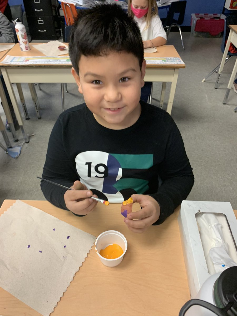 MeadowsMustangs's tweet photo. Happy Diwali!  Today grade 3s are learning about the Festival of Lights and making lovely Diya decorations. https://t.co/hmcBm1LNcM