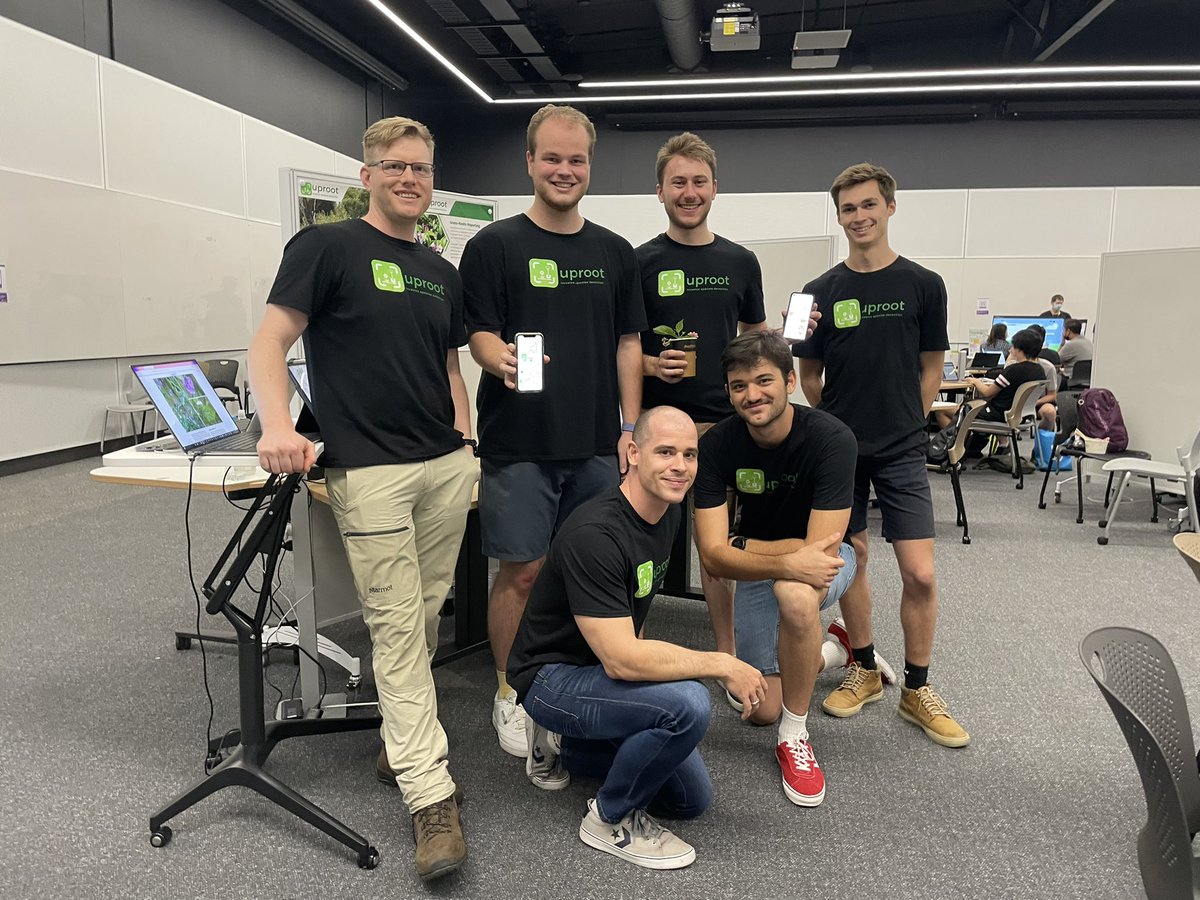 midget_mg's tweet photo. So exciting to see a number of Studio 3 build teams @UQSchoolITEE innovation showcase! Congratulations to the best software project winners! #DECO3801 #Studio3 #DesignComputing #UQITEE https://t.co/TqvppsCkqO