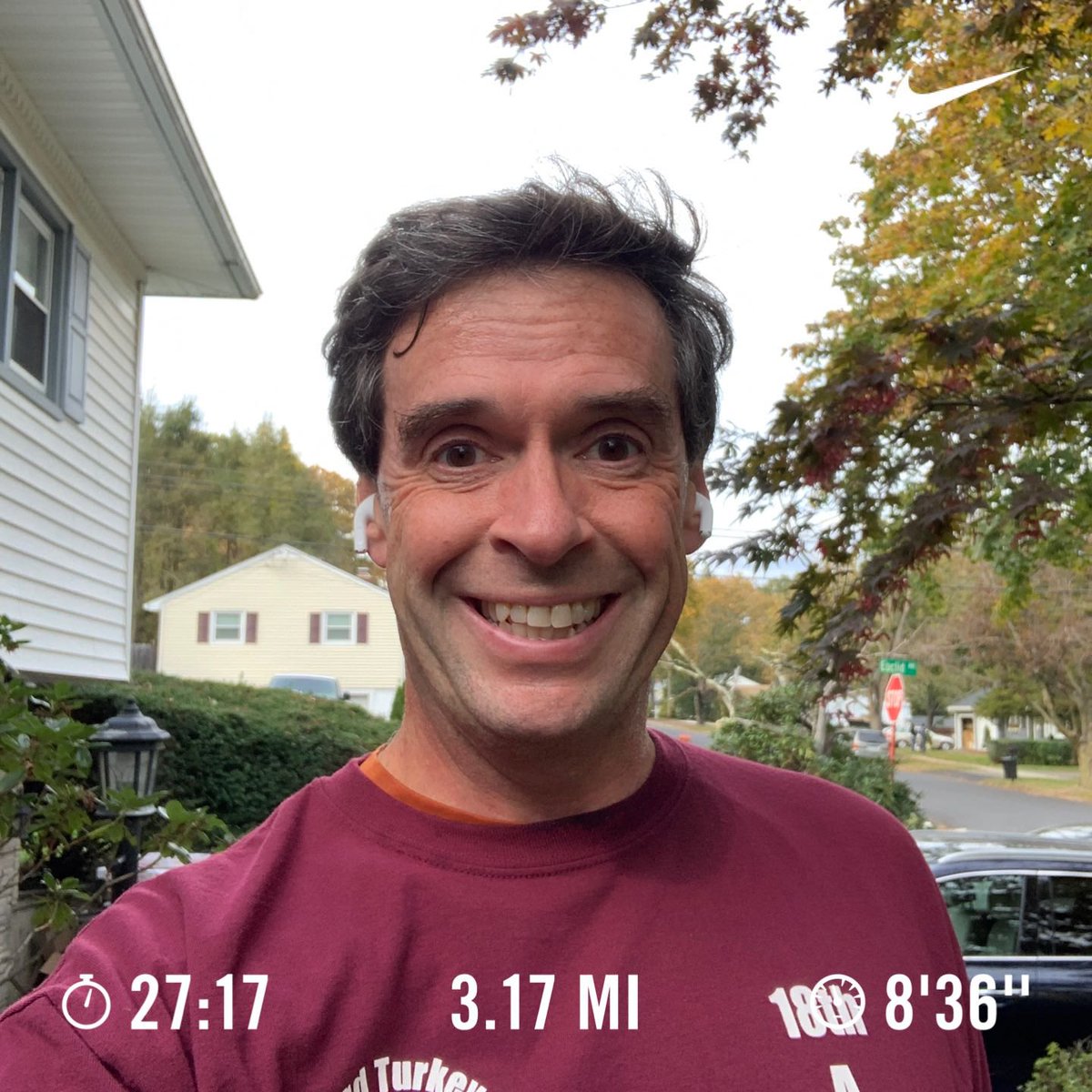 dmv1332's tweet photo. Ran 3.17 miles with Nike⁠ Run Club going to be tough sledding for a while but out here! #testingitout #randibandanas #2daysfromraceday #teamvickisoto5k #buildingmybase #buildingbrickbybrick #letsgo https://t.co/Wc35tGE28p