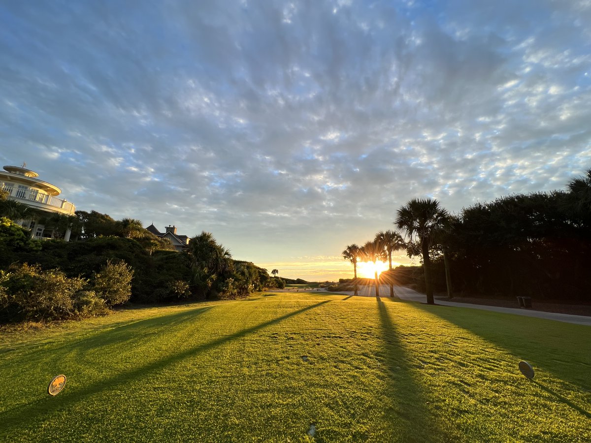 kiawahresort's tweet image. There are infinite number of reasons why we love this game. This is absolutely one of them. ⛳ No. 14 Turtle Point Golf Course
#KiawahResort #golf #TurtlePoint