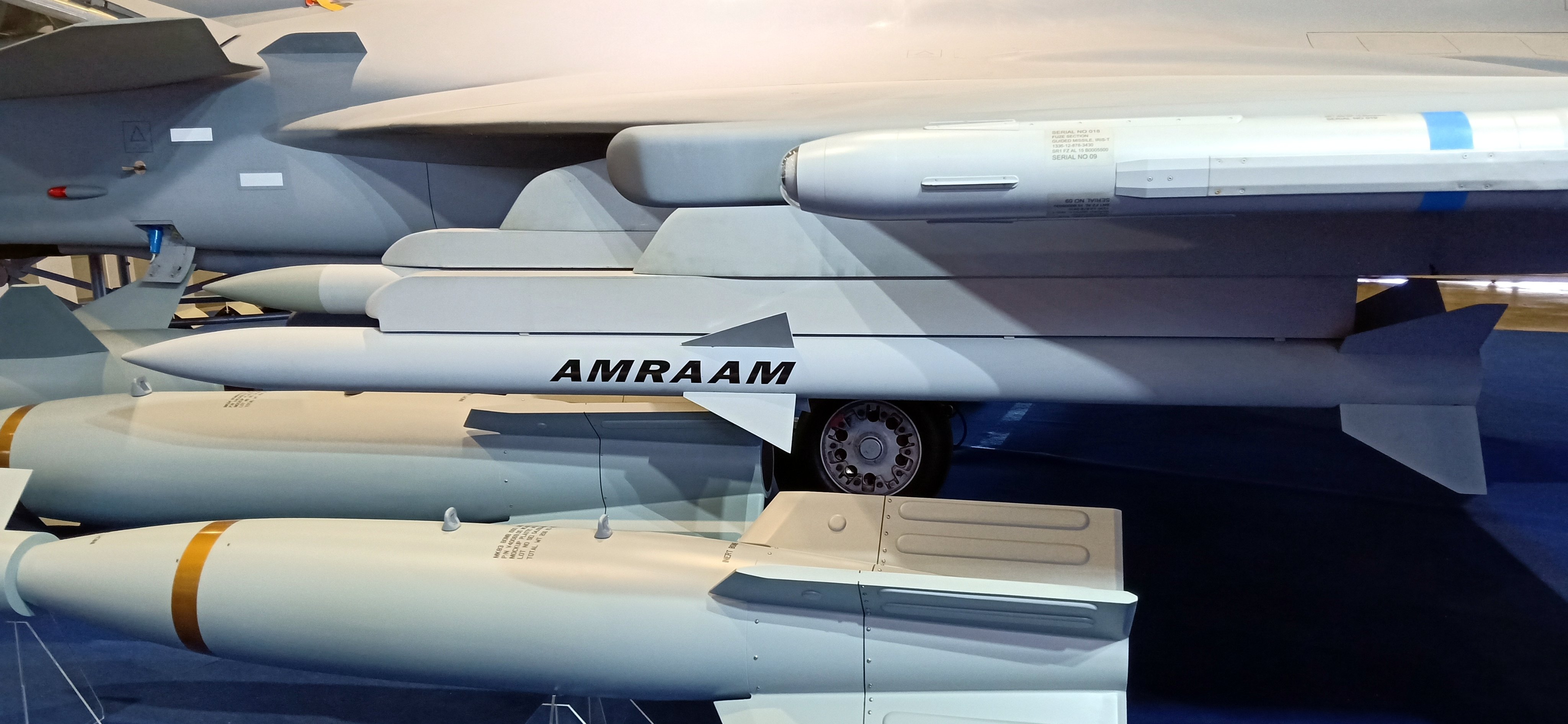 AIM-120 AMRAAM