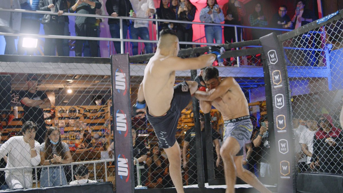wccperu's tweet photo. Renzo Méndez venció a Andy Ríos por sumisión mediante una estrangulación por guillotina en el primer asalto.
#WCCPERU2 #WCC #W002 #Warriors #WarNight #SegundaEdicion #AccionPura #MMA https://t.co/p11A54DJIK