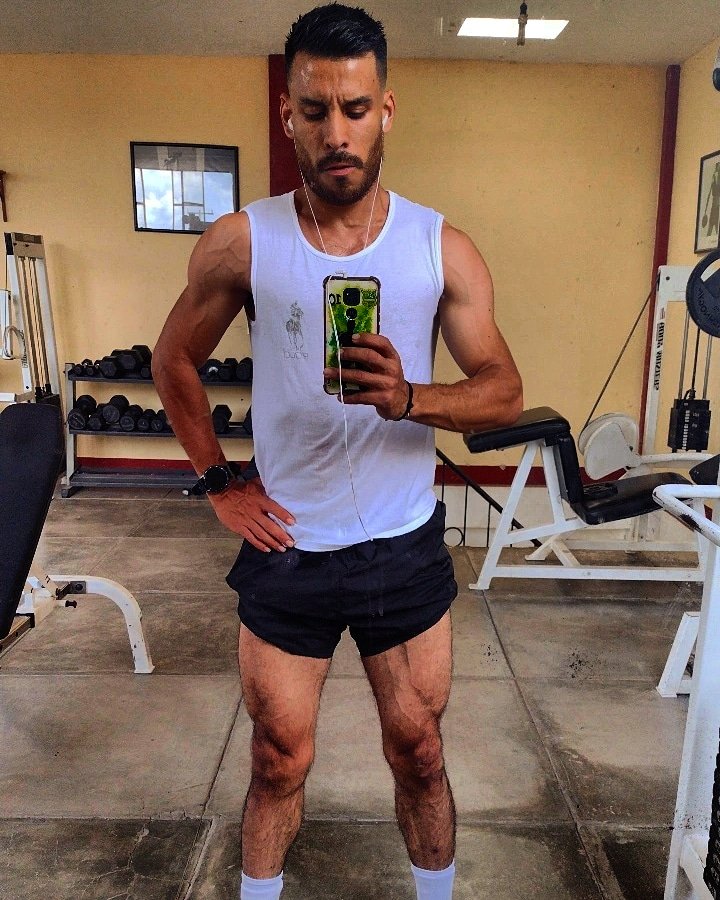 RichyVargas10's tweet photo. Cuando no quieras entrenar, recuerda todo el camino que has recorrido para llegar hasta donde estรกs hoy.
#physique #fitlife #dnamen #fitnessphotoshoot #beastmode #malemodel #muscle #physique #fitfam #fitness #gymmotivation #fitnessaddict #gymbody #hunk #men #ripped #mensphysique https://t.co/ykrO19llAn
