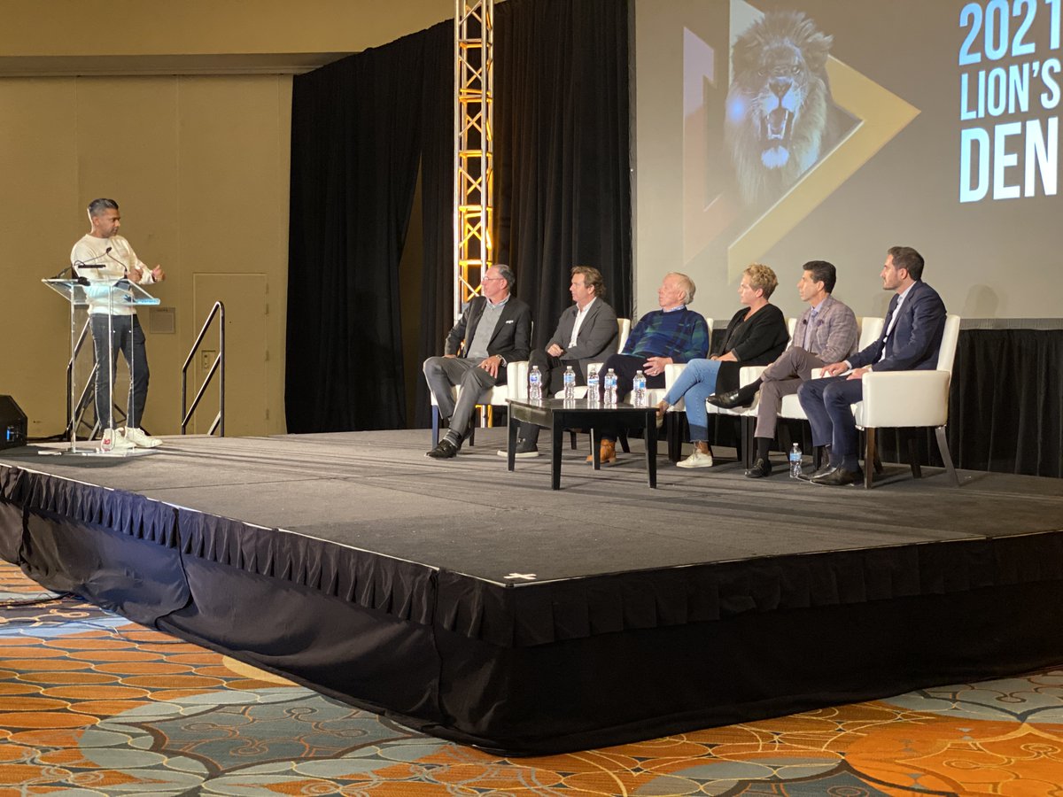 PhilaPACT's tweet photo. Out first entrant into the Lion's Den is Hale Therapeutics.  Hale has built a low-harm, low-risk digital drug therapy device for nicotine de-addiction.

#PACTCapCon https://t.co/uFsZueQ4dW