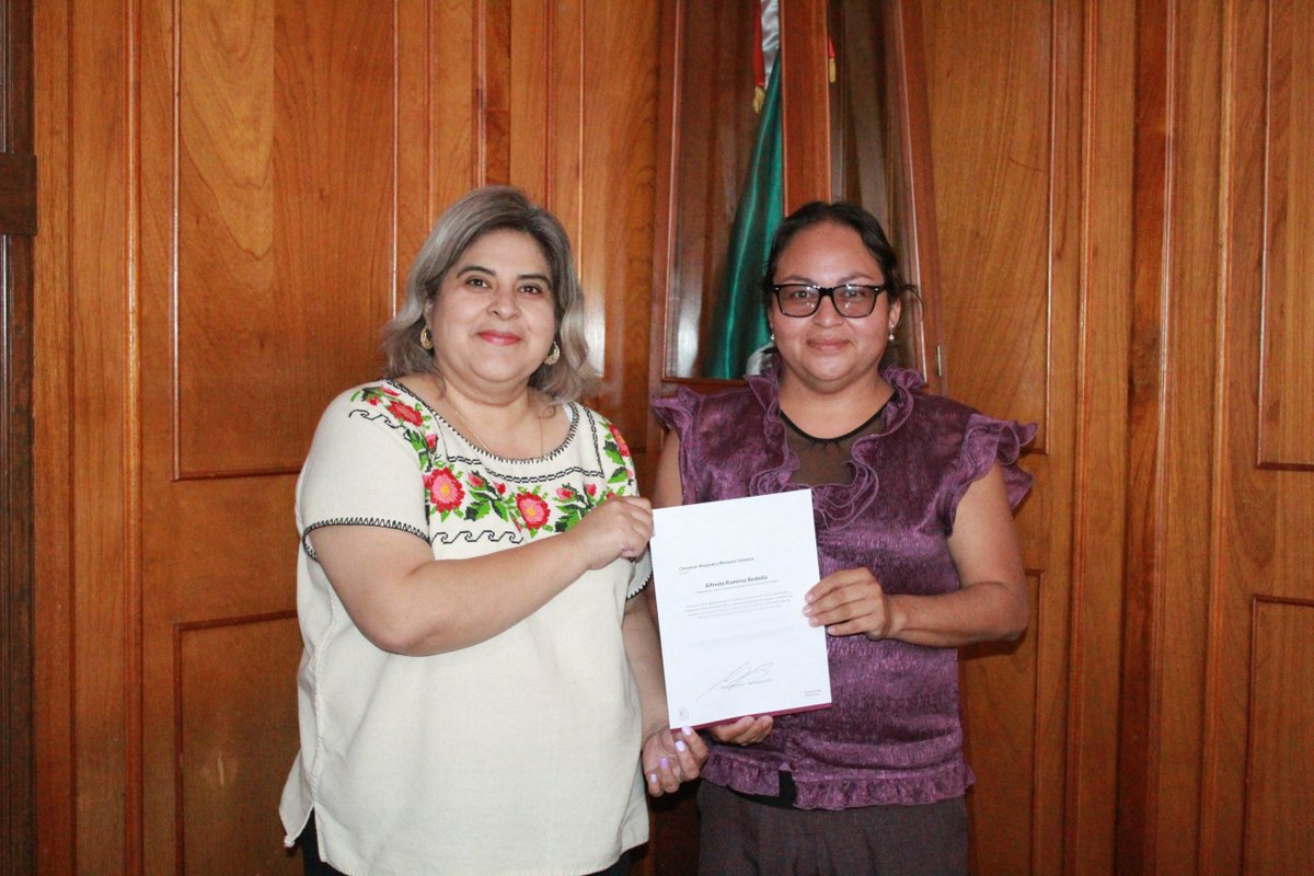 AzucenaMarinC's tweet photo. A trabajar y transformar la Secretaría de Contraloría de Michoacán en beneficio de las y los michoacanos. #TrabajoyHonestidad https://t.co/bI67Y6Ez9X