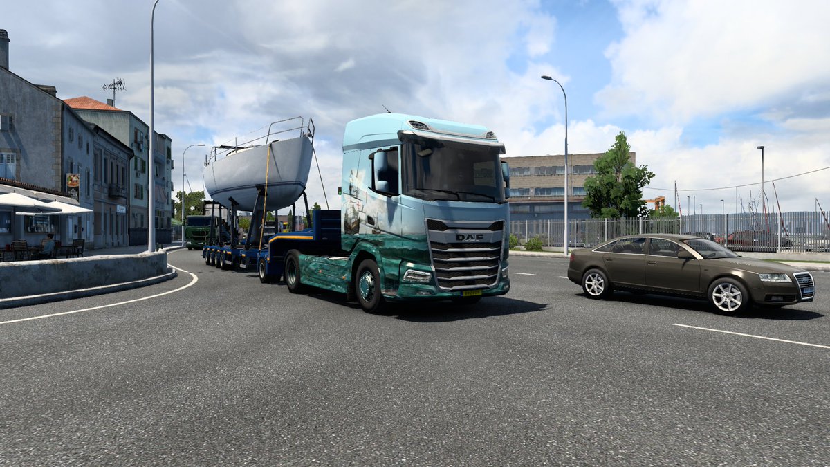 GeekPenguin2019's tweet photo. #CrusingIberia with a DAF XG hauling a yacht until Coruña 🇪🇸(Part 2). #EuroTruckSimulator https://t.co/s4UCRU0hUV