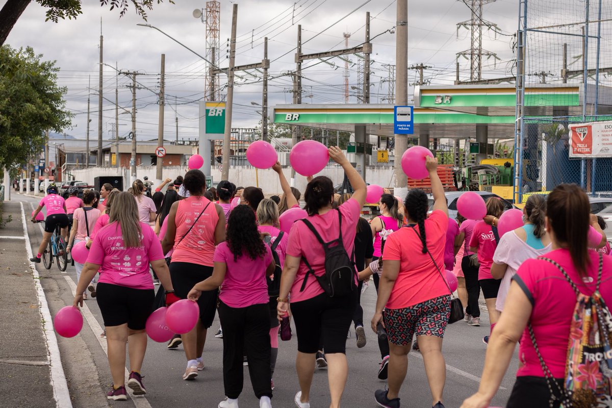 redeigrejas's tweet photo. CAMINHADA SOLIDÁRIA 🎀

Para de encerrar o mês Outubro Rosa, o ministério feminina da IC Caçapava foi para as ruas lembrar todas as mulheres de continuarem cuidado de seus corpos, enquanto declaravam vida, esperança e saúde por toda cidade!

Que Deus abençoe as mulheres do Brasil https://t.co/w28q7VjTwD