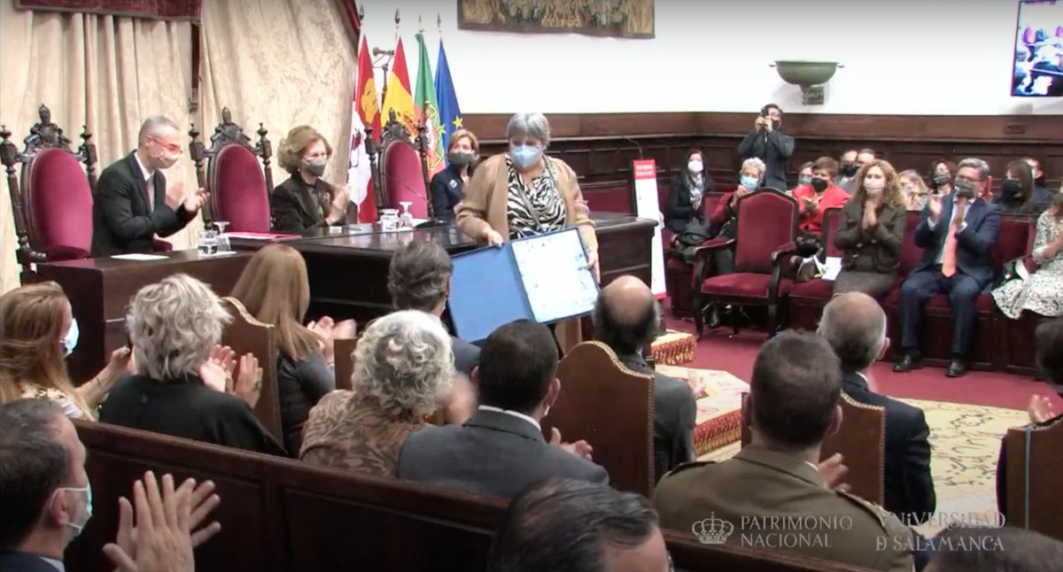 PatrimNacional's tweet photo. Gracias por seguir con nosotros la retransmisión en directo del acto de entrega del XXX #PremioReinaSofía a Ana Luísa Amaral desde el Paraninfo de @USAL.

🗒️ Nota de prensa: https://t.co/cJF4oAMBKy

🌐 Micrositio, 30 años de poesía: https://t.co/dsGIhpjOJe https://t.co/D9Lhq2k6Ld