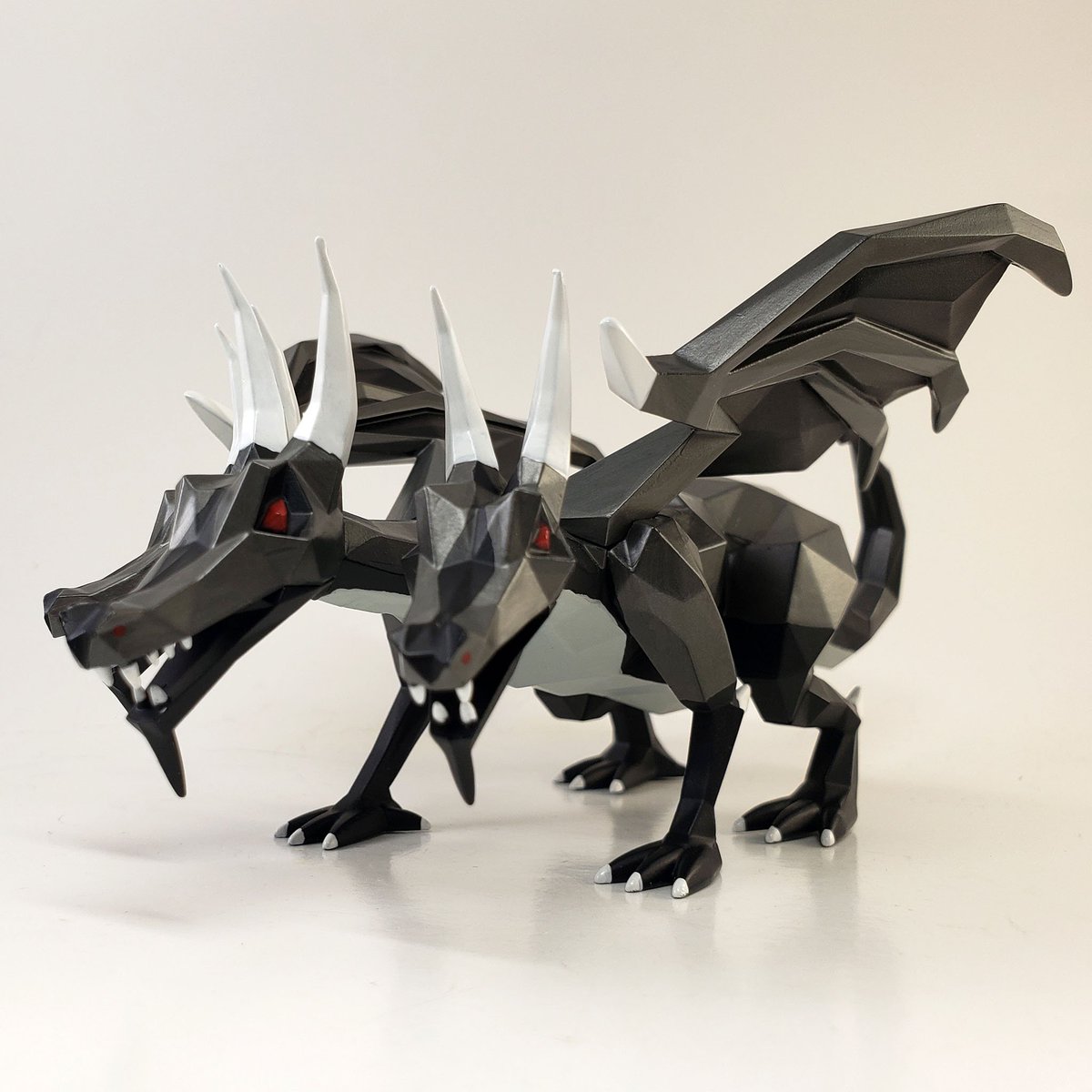 CrumbOSRS's tweet image. With shipping delayed globally, time for an early
🎄CHRISTMAS GIVEAWAY! 🎄

🎁 3 WINNERS 🎁
✨ 3 RESIN CAST STATUES, 1 Each ✨

🌟 To Enter:
❄️Follow me
❄️RT and Like this tweet
❄️Tag a pal or me

🔔 Winners Announced Nov 12th! 🔔
🌏Free international shipping, anyone can enter!