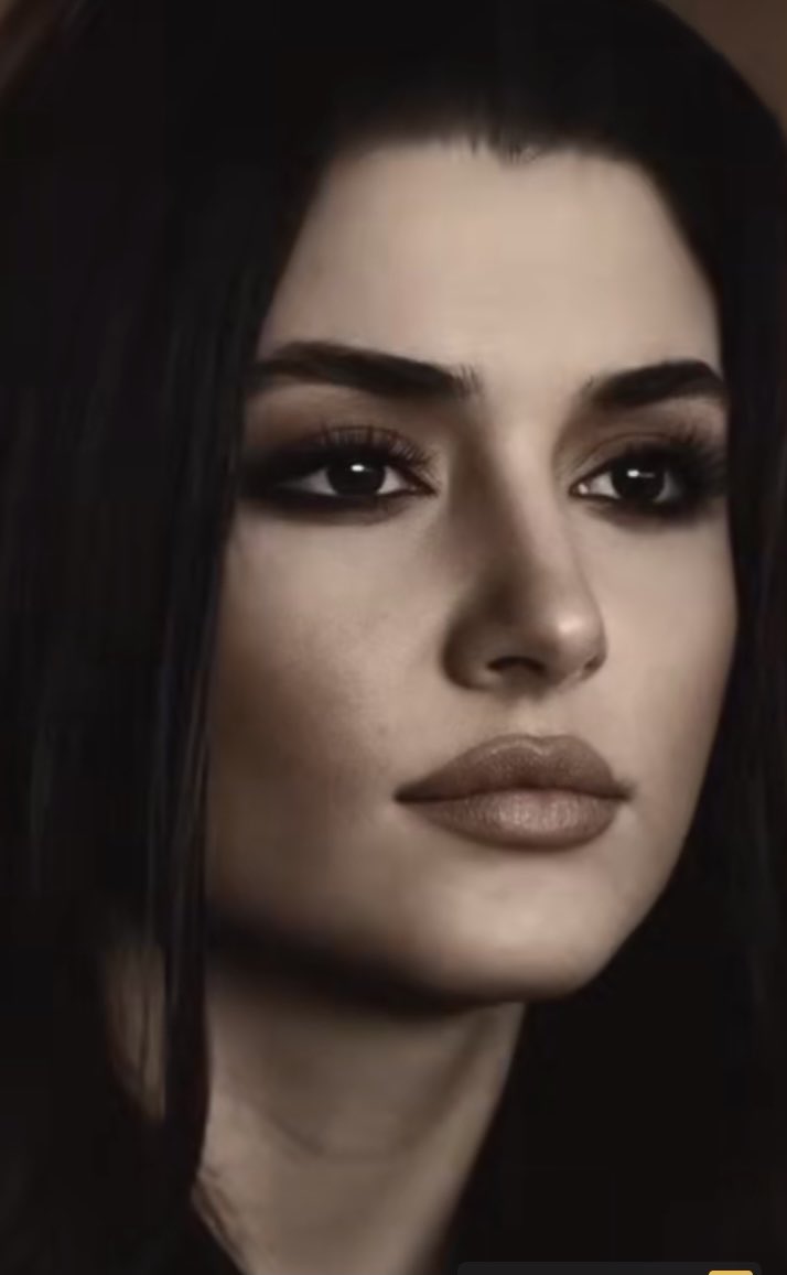 الأنثى القوية ..💪
هي من تستطيع أن تفرق ..👌
متى تكون أنثى 🦚ومتى تكون أنثى ب💯رجل‼️