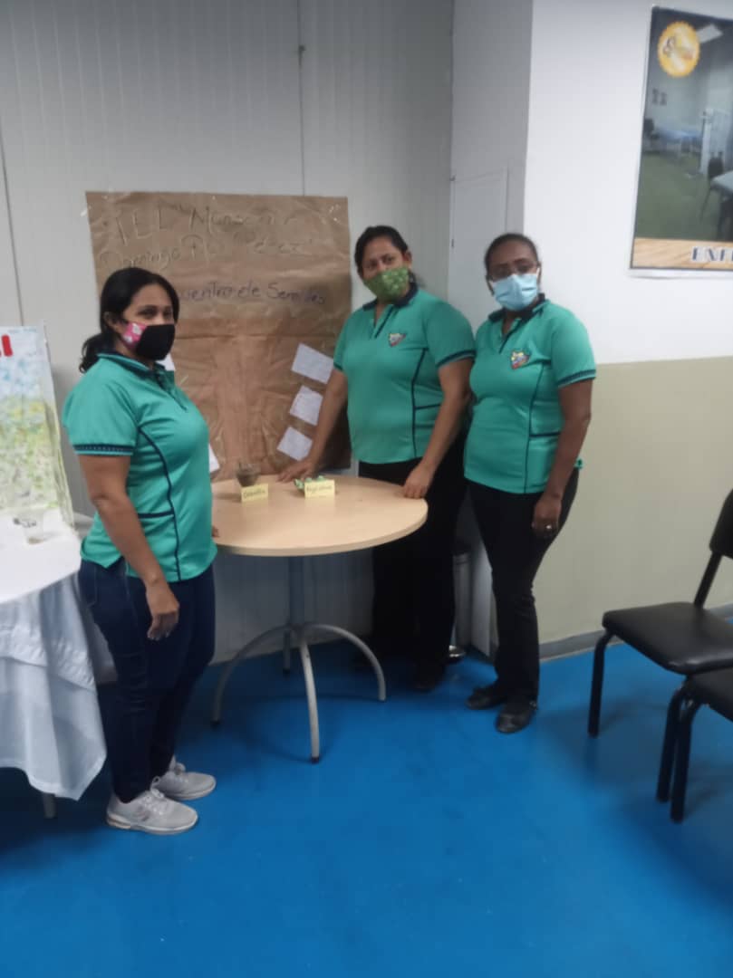ZuliaPtms's tweet photo. PTMS ZULIA, celebró  el intercambio de semilla en  la Cancha de Paz,  con la asistencia de las instituciones: BB. Castilllete, UE.Villapol Morales, EBN.José Maria Antunez, EB.Luis Homez II, todas presentaron su estand de reservorio de semillas. https://t.co/GzHX3CMT01
